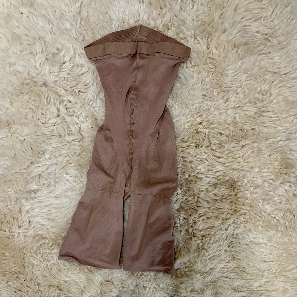 SPANX Mid-Thigh High Waisted Short